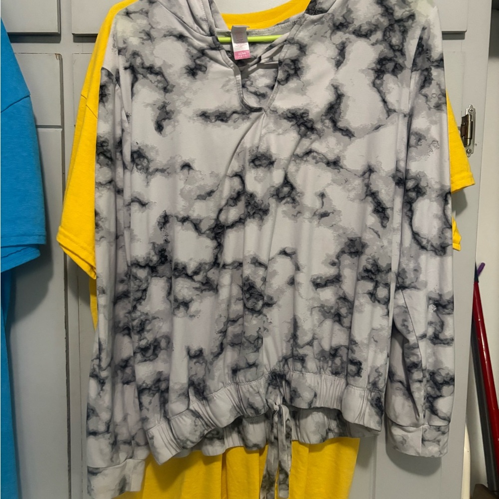 Gray Marble Print Drawstring Hoodie